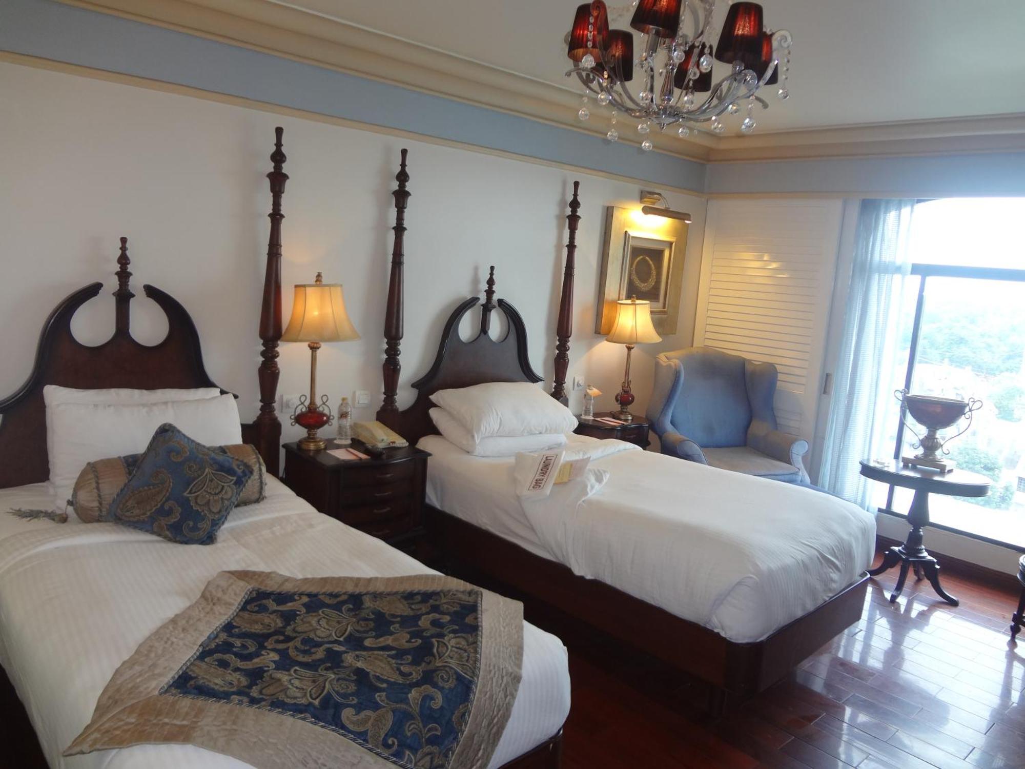 Hotel Tuli Imperial à Nagpur Extérieur photo