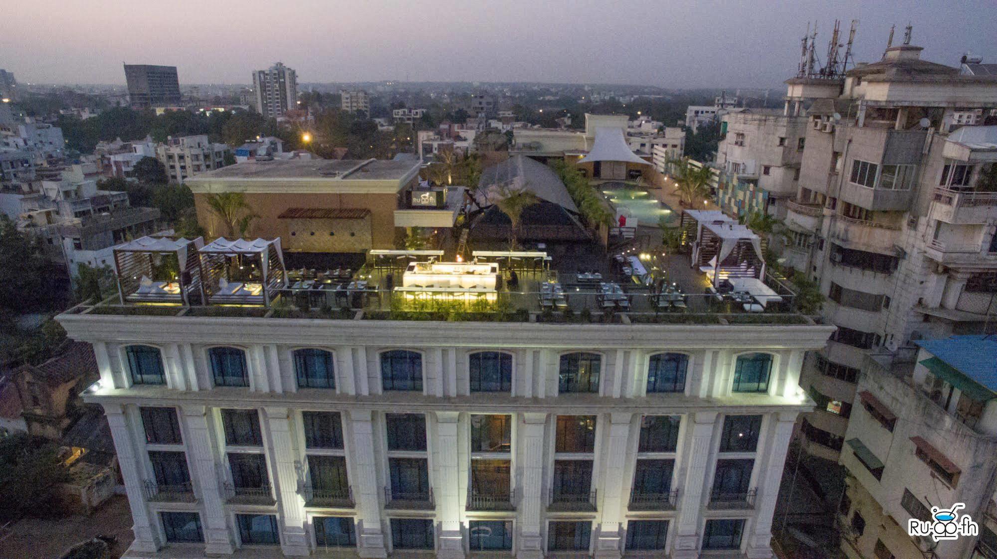 Hotel Tuli Imperial à Nagpur Extérieur photo