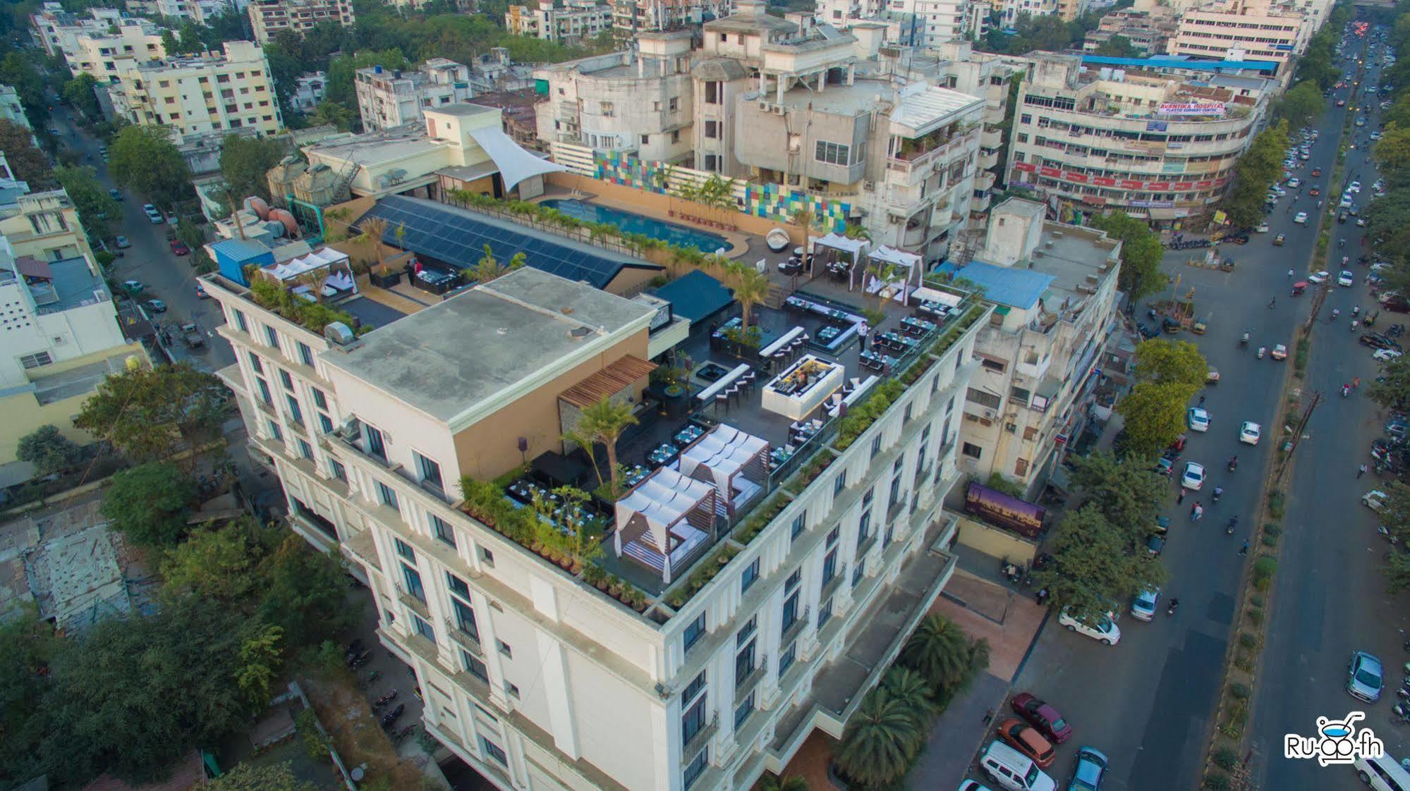 Hotel Tuli Imperial à Nagpur Extérieur photo